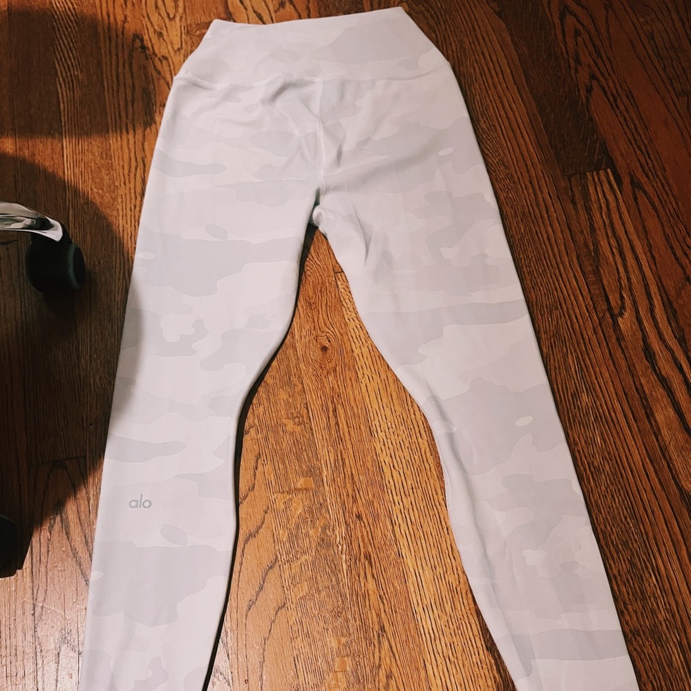 Alo White Camo leggings